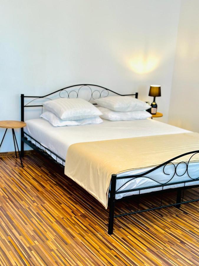 Villa 56* Constanta Bagian luar foto