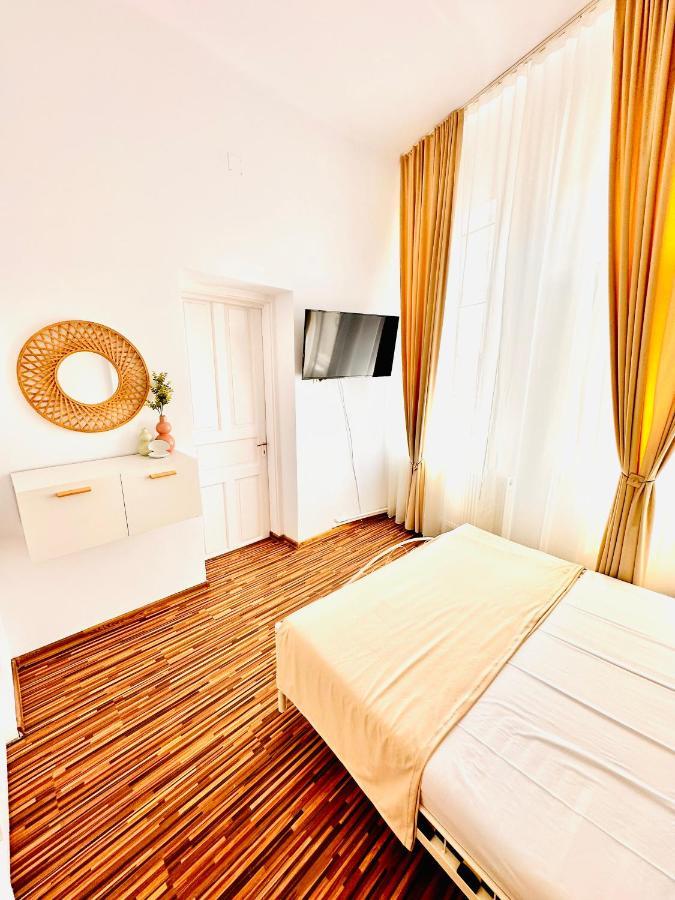 Villa 56* Constanta Bagian luar foto